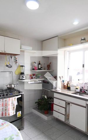 Casa à venda com 262m², 4 quartos e 2 vagasCozinha