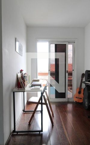 Casa à venda com 262m², 4 quartos e 2 vagasHall