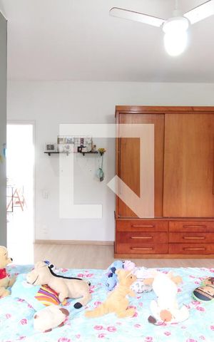 Casa à venda com 262m², 4 quartos e 2 vagasQuarto 4