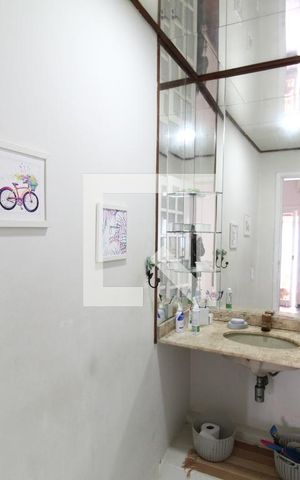 Casa à venda com 262m², 4 quartos e 2 vagasLavabo