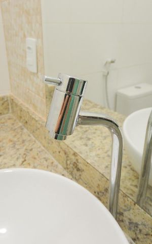 Apartamento à venda com 106m², 3 quartos e 2 vagasBanheiro suíte torneira