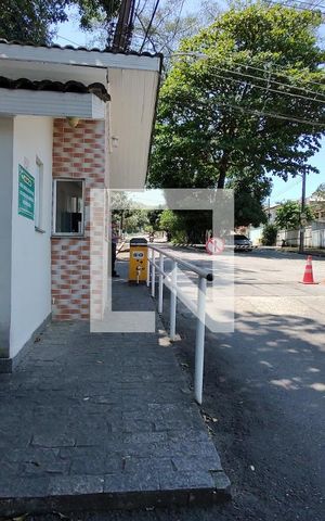 Casa de condomínio à venda com 342m², 5 quartos e 2 vagas Casa de condomínio à venda com 342m², 5 quartos e 2 vagasFachada do Condomínio