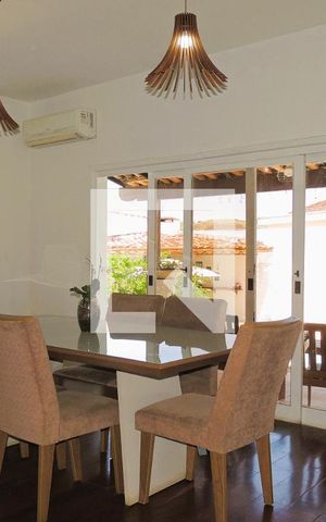 Casa de condomínio à venda com 342m², 5 quartos e 2 vagasSala