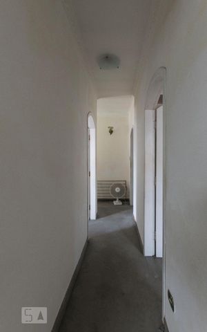 Casa à venda com 260m², 3 quartos e 5 vagas2o.Andar - Corredor
