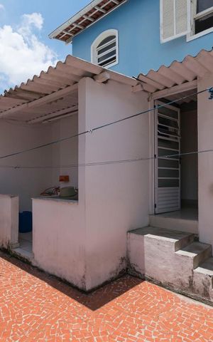 Casa à venda com 260m², 3 quartos e 5 vagas1o. Andar - Área de serviço