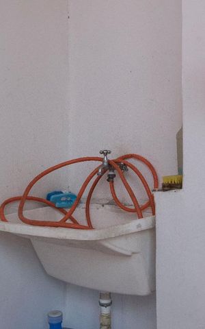Casa à venda com 260m², 3 quartos e 5 vagas1o. Andar - Área de serviço (Torneira)