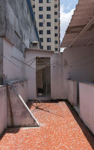 Casa à venda com 260m², 3 quartos e 5 vagas1o. Andar - Área de serviço