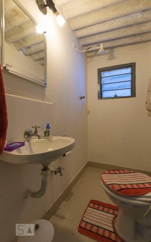 Casa à venda com 260m², 3 quartos e 5 vagas1o. Andar - Quarto de serviço