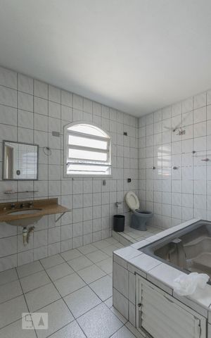 Casa à venda com 260m², 3 quartos e 5 vagas2o.Andar - Banheiro social
