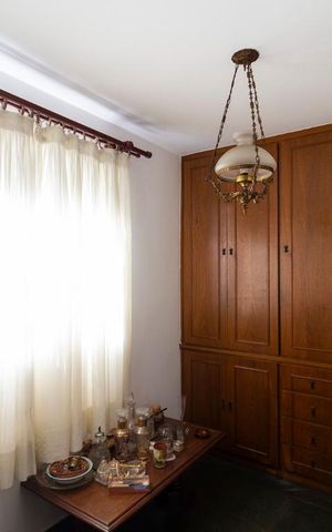 Casa à venda com 200m², 3 quartos e 3 vagasEscritório