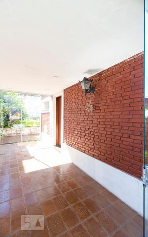 Casa à venda com 200m², 3 quartos e 3 vagasEntrada