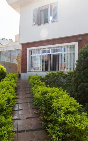 Casa à venda com 200m², 3 quartos e 3 vagasÁrea externa