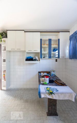 Casa à venda com 200m², 3 quartos e 3 vagasCozinha