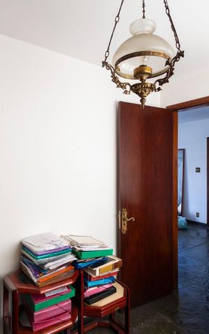 Casa à venda com 200m², 3 quartos e 3 vagasEscritório