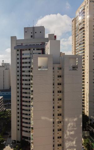 Apartamento à venda com 212m², 2 quartos e 3 vagas Apartamento à venda com 212m², 2 quartos e 3 vagasVista