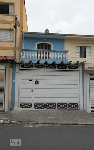 Casa à venda com 130m², 2 quartos e 1 vagaFachada