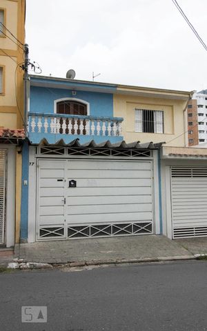 Casa à venda com 130m², 2 quartos e 1 vagaFachada