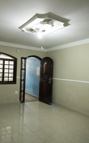 Casa à venda com 130m², 2 quartos e 1 vagaSala
