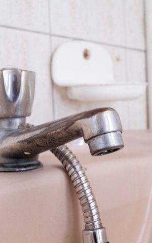 Apartamento para alugar com 80m², 2 quartos e sem vagaBanheiro social