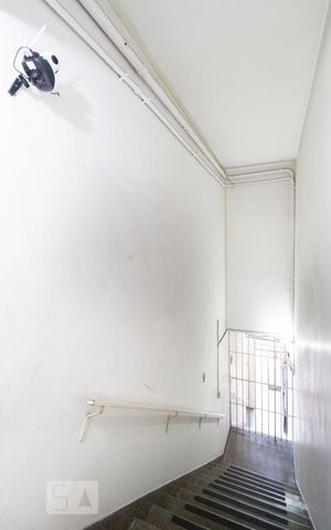 Apartamento para alugar com 80m², 2 quartos e sem vagaEscadas 