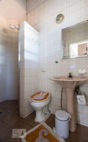 Apartamento para alugar com 80m², 2 quartos e sem vagaBanheiro social