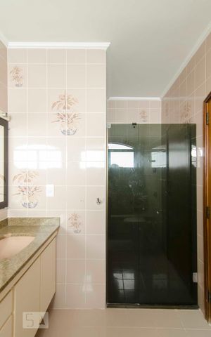 Casa à venda com 500m², 4 quartos e 7 vagasBanheiro Suíte  2