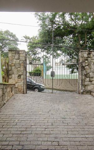 Casa à venda com 500m², 4 quartos e 7 vagasGaragem
