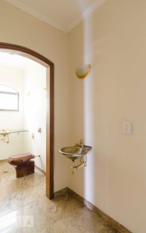 Casa à venda com 500m², 4 quartos e 7 vagasLavabo