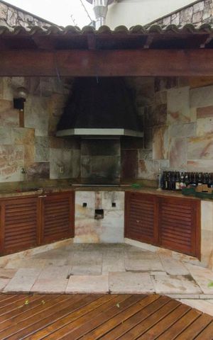 Casa à venda com 500m², 4 quartos e 7 vagasQuintal Churrasqueira