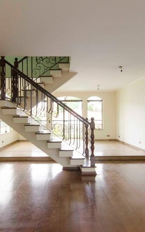 Casa à venda com 500m², 4 quartos e 7 vagasSala