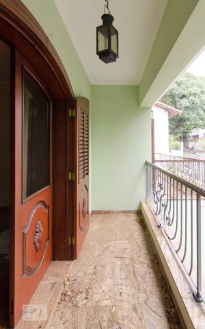Casa à venda com 500m², 4 quartos e 7 vagasSacada Quarto