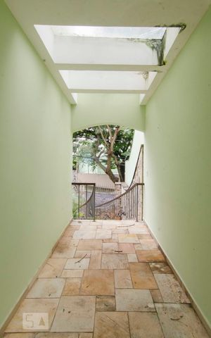 Casa à venda com 500m², 4 quartos e 7 vagasEntrada