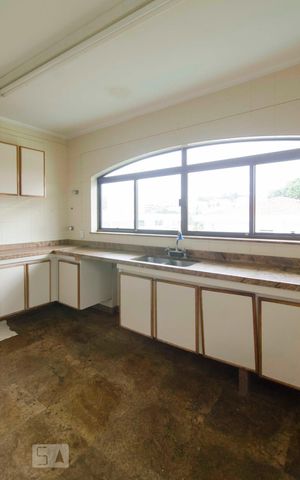 Casa à venda com 500m², 4 quartos e 7 vagasCozinha
