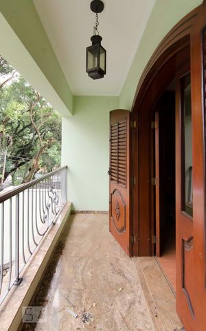 Casa à venda com 500m², 4 quartos e 7 vagasSacada Quarto