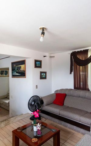 Casa à venda com 280m², 3 quartos e 2 vagasSala de TV
