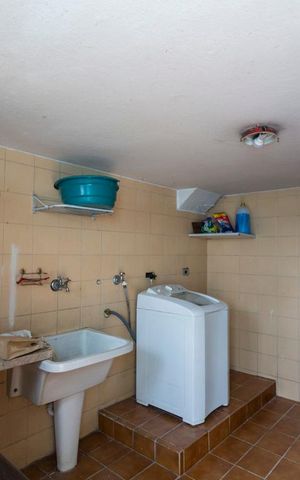 Casa à venda com 280m², 3 quartos e 2 vagasÁrea de serviço