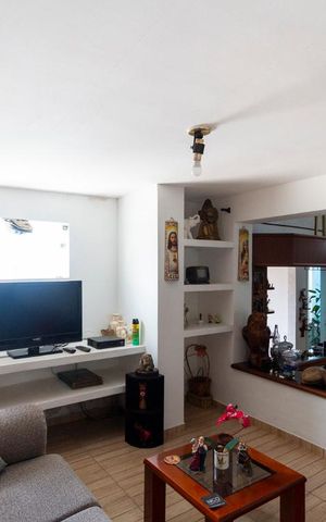 Casa à venda com 280m², 3 quartos e 2 vagasSala de TV