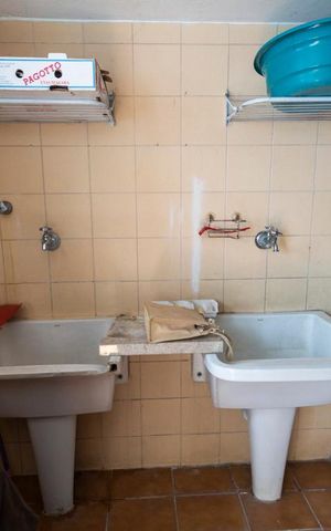 Casa à venda com 280m², 3 quartos e 2 vagasÁrea de serviço