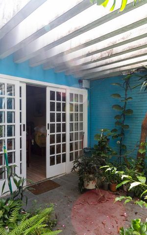 Casa à venda com 280m², 3 quartos e 2 vagasÁrea externa - Salas