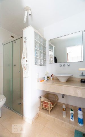 Casa à venda com 280m², 3 quartos e 2 vagasSuíte quarto 3