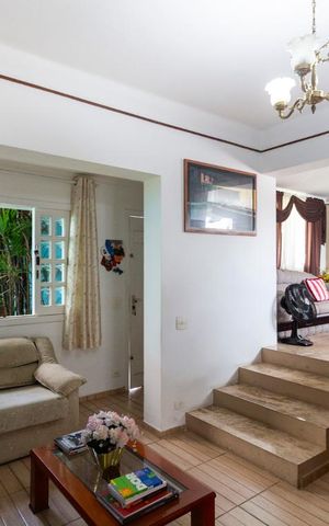 Casa à venda com 280m², 3 quartos e 2 vagasSala de estar