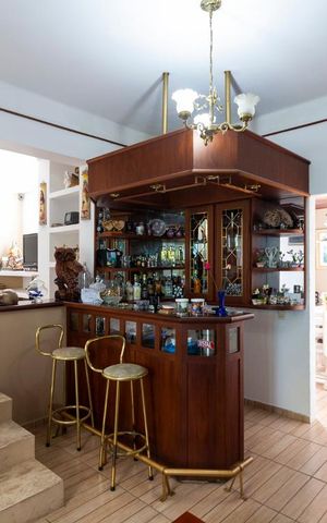 Casa à venda com 280m², 3 quartos e 2 vagasSala de estar