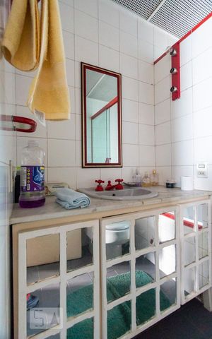 Casa à venda com 280m², 3 quartos e 2 vagasSuíte quarto 1