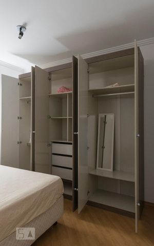 Apartamento à venda com 50m², 2 quartos e 1 vagaQuarto 1 (Armários)