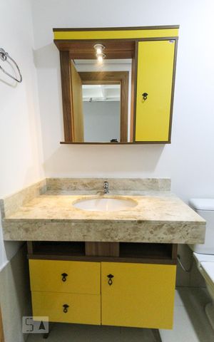 Studio para alugar com 45m², 1 quarto e sem vaga Studio para alugar com 45m², 1 quarto e sem vagaBanheiro