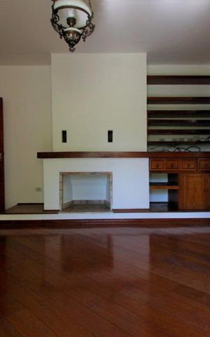 Casa para alugar com 647m², 5 quartos e 4 vagasSala