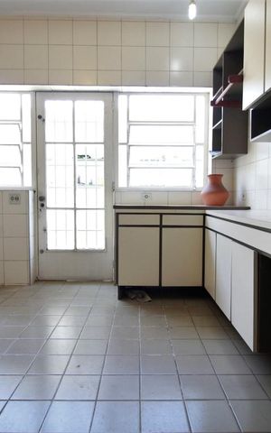 Casa para alugar com 647m², 5 quartos e 4 vagasÁrea de serviço