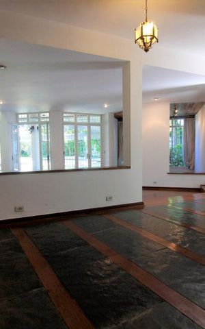 Casa para alugar com 647m², 5 quartos e 4 vagasSala