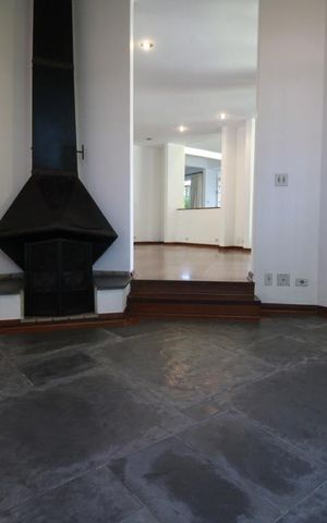 Casa para alugar com 647m², 5 quartos e 4 vagasSala
