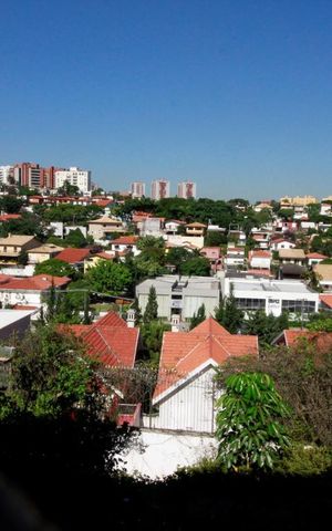 Casa para alugar com 647m², 5 quartos e 4 vagasVista da suíte 1